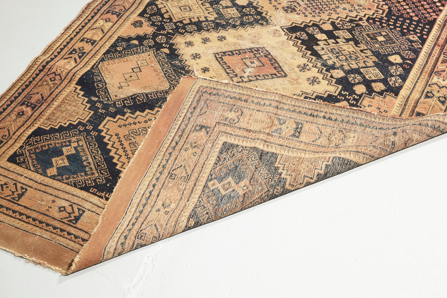 No. 945 - 4' 5" x 5' 9"