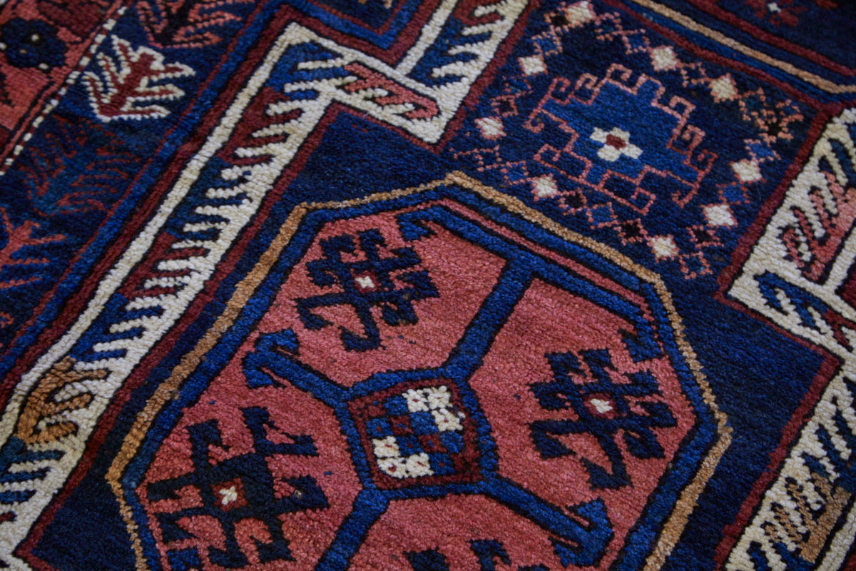 No. 1124 - 4' 5" x 9' 6"