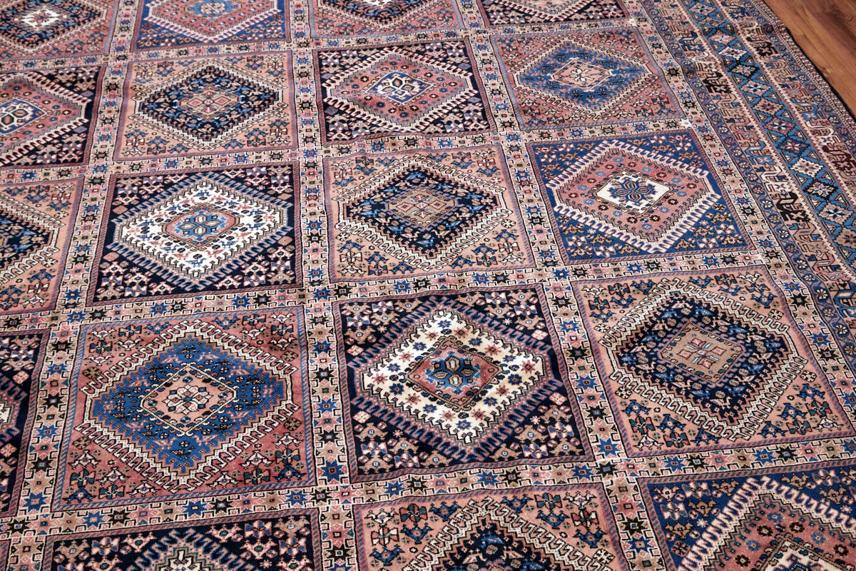 No. 1130 - 10' 1" x 13' 7"