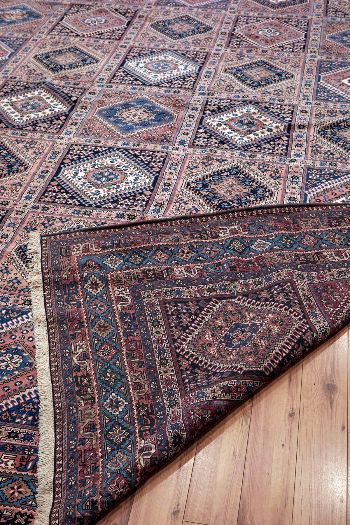 No. 1130 - 10' 1" x 13' 7"