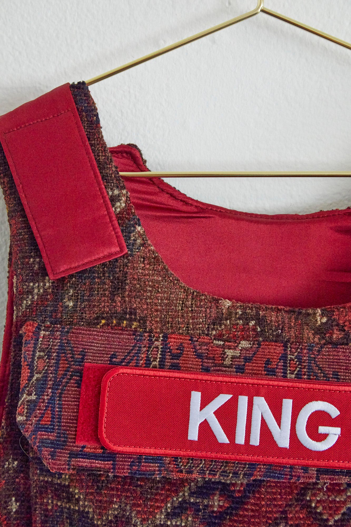 King Plate Carrier – King Kennedy Rugs